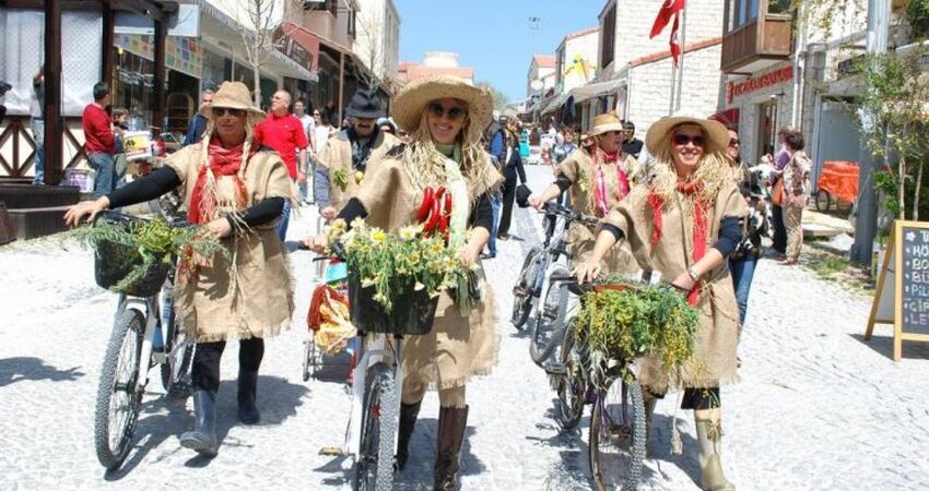 Aydın Çıkışlı Alaçatı Ot Festivali Çeşme Urla Turu