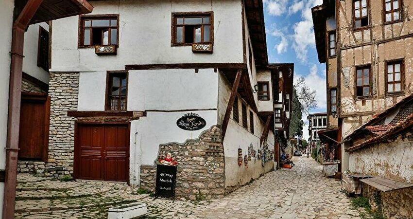 Aydın Çıkışlı Bayram Batı Karadeniz Abant Ormanya Safranbolu Yedigöller Amasra Turu